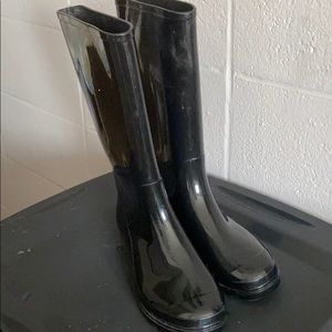 Black Rainboots